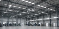 Produktionshalle mit Lichtbändern