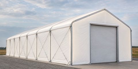 Sonderhalle mit offenem Stahltragwerk